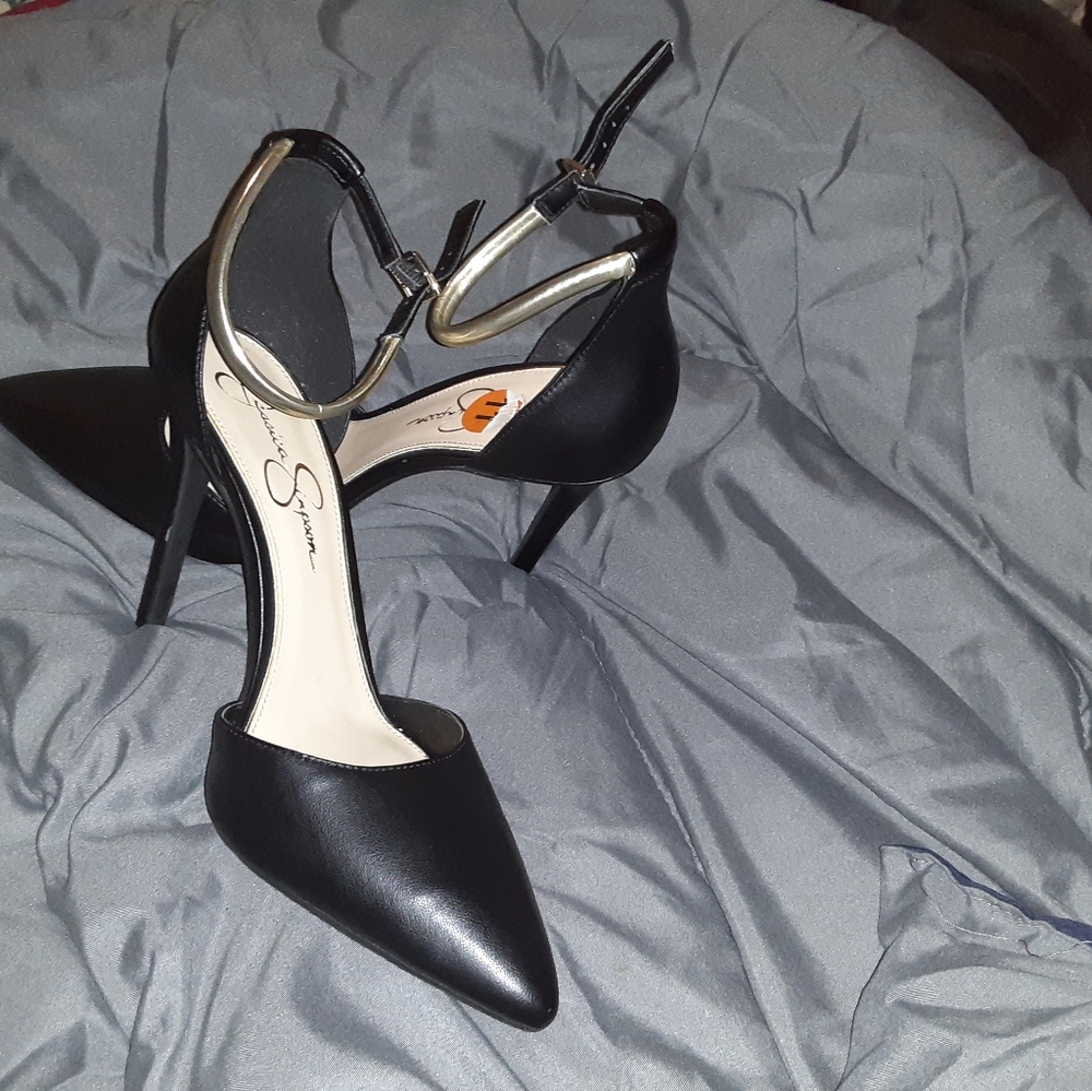 Jessica Simpson (NWOT) Black, 4-Inch, Enclosed Toe with Gold Ankle Strap